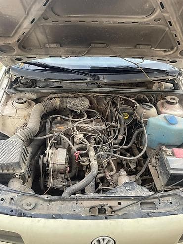 Унаа сатуу: Volkswagen Passat Variant: 1989 г., 1.8 л, Кол менен иштөөчү, Бензин, Универсал — 7