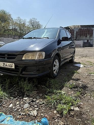Mitsubishi Space Star: 2001 г., 1.6 л, Механика, Бензин, Хэтчбэк