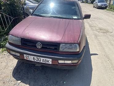 Volkswagen Vento: 1994 г., 1.8 л, Механика, Бензин, Седан at lalafo.kg Volkswagen Vento: 1994 г., 1.8 л, Механика, Бензин, Седан