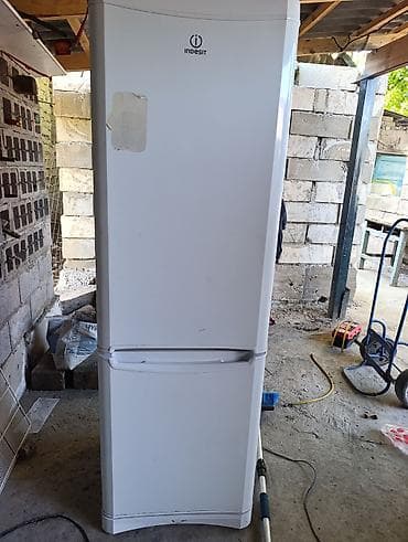 холодильник indezit: Холодильник Indesit, Двухкамерный, De frost (капельный) — 1