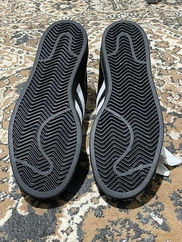 лоферы с мехом: Кроссовки, 38.5, Adidas Originals, Новый, цвет - Черный — 2