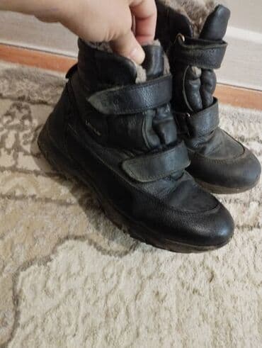 сапоги югославия: Продаю кожаные сапоги 35 размер б/у, и новые сапоги дутики, размер 32 — 1