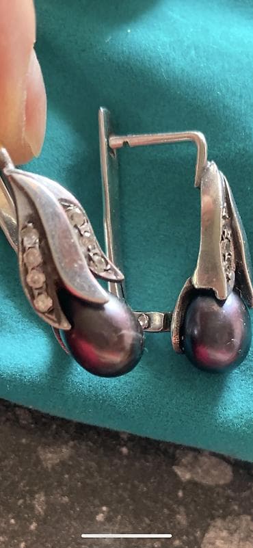 amber elixir: Серьги серебряные с черным жемчугом и фианитами — 10