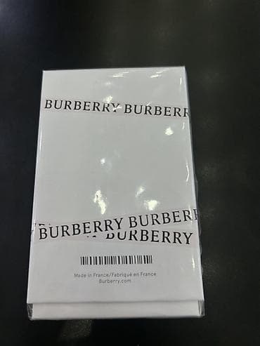 Личные вещи: Burberry Her Eau de Parfum, 100 мл (3.3 fl. oz.), спрей — 2