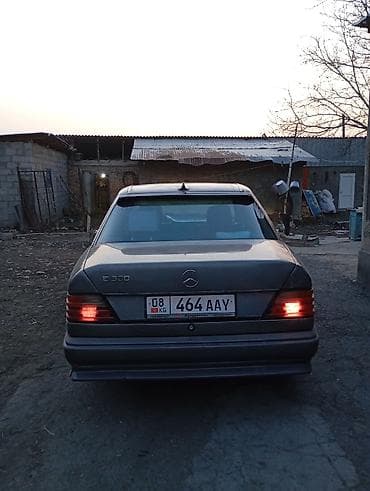 Mercedes-Benz: Mercedes-Benz W124: 1991 г., 2.3 л, Ручные, Бензин, Седан — 3