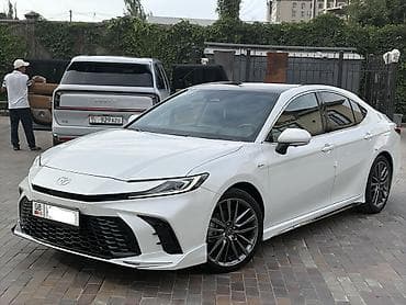 Toyota Camry: 2025 г., 2 л, Автомат, Гибрид, Седан — 3