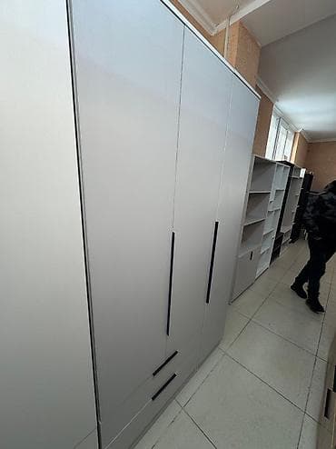 шкаф расрочка: Шкафы 3х дверные с зеркалом и без зеркала двери с доводчиком Доставка — 8