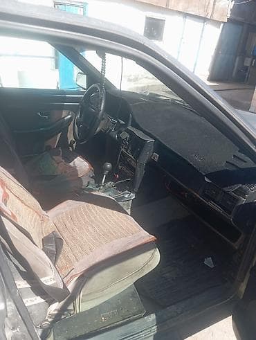 е 55: Audi 100: 1989 г., Ручные, Бензин, Седан — 3