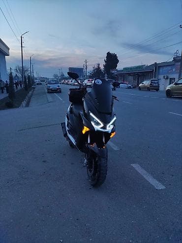 Макси-скутер 150 куб. см, Бензин, Б/у