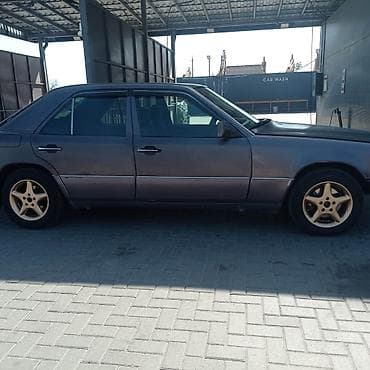 Mercedes-Benz W124: 1992 г., 2 л, Автомат, Бензин — 9
