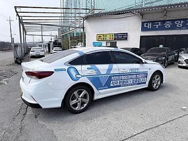 купить машину tesla: Hyundai Sonata: 2021 г., Седан — 4