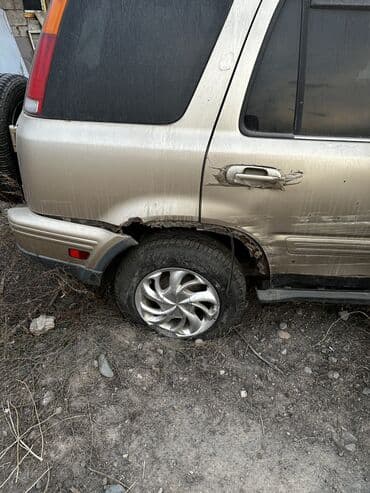 200 ланд крузер: Honda CR‑V (первое поколение), золотистый кроссовер 5‑дверный — 7