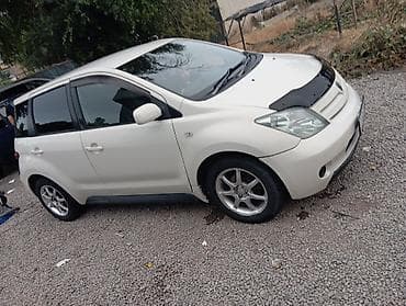 чип машина: Toyota Ist: 2004 г., 1.3 л, Автомат, Бензин, Хэтчбэк — 2
