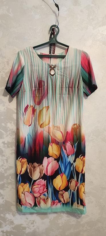 Новое платье,размер 42-44,цена 400 сом!