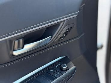 byd e9 2021: Toyota Venza: 2023 г., 2.5 л, Автомат, Гибрид, Кроссовер — 8