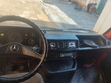 мерседес 124 2 2: Жеңил жүк ташуучу унаа, Mercedes-Benz, Стандарт, Колдонулган — 4