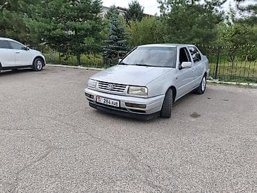 Volkswagen Vento: 1996 г., 1.8 л, Механика, Бензин, Седан