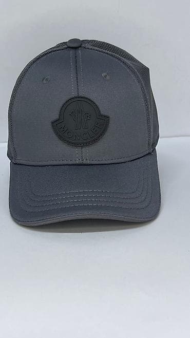 реклама футболки: Бейсболка с вышивкой логотипа - Классическая форма с изогнутым — 5