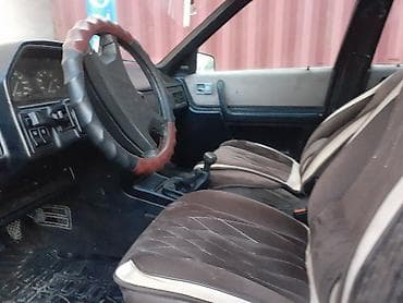 Унаа: Audi 100: 1987 г., Седан — 8