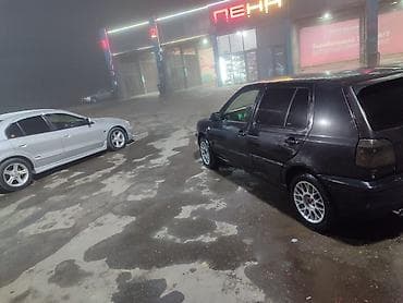 Унаа: Volkswagen Golf: 1992 г., 1.8 л, Кол менен иштөөчү, Бензин, Хетчбек — 2