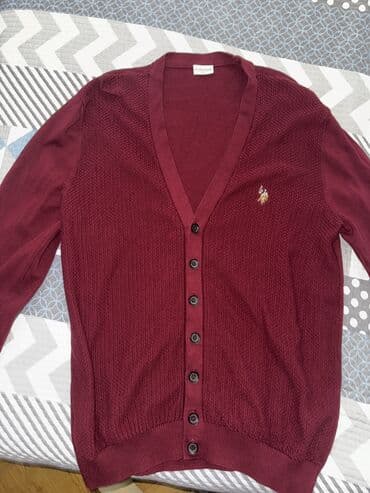 ‼️СРОЧНО 📌U.S. POLO Бордовый кардиган с V-образным вырезом и at lalafo.kg ‼️СРОЧНО 📌U.S. POLO Бордовый кардиган с V-образным вырезом и