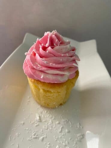 Капкейки - это маленькие кексики размером с чайную чашку, похожие на