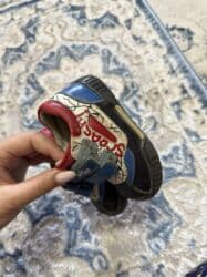 отдаю даром обувь: Отдам даром размер 23 Бишкек 8мкр Район Орто сайский рынок Кроссовка — 4