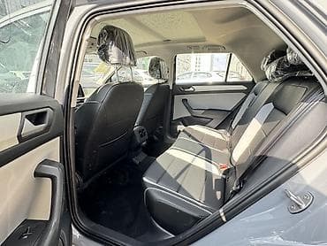 авто домик: Volkswagen T-Roc: 2026 г., 1.4 л, Робот, Бензин, Кроссовер — 8
