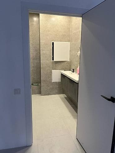 помещение под офис в аренду: Сдаю коммерческое помещение 180 кв.м, 2й этаж. Отдельный вход с улицы — 9
