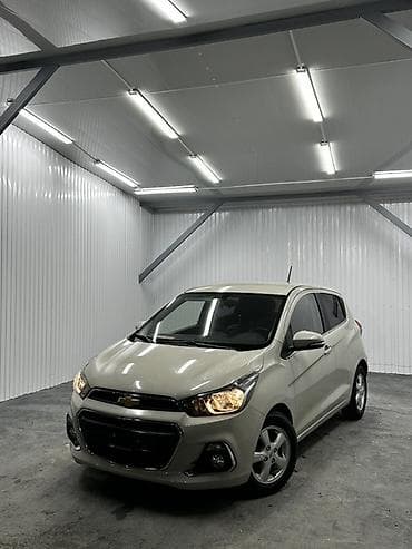 Chevrolet Spark: 2015 г., 1 л, Автомат, Бензин, Хэтчбэк