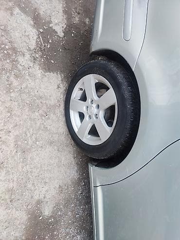 golf 2: Toyota Avensis: 2003 г., 2 л, Механика, Бензин, Седан — 6