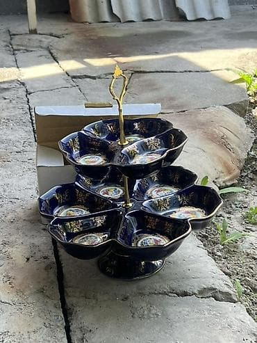 подставка для книг: Двухъярусная сервировочная этажерка мадонна . Есть 5 шт, если возьмете — 1