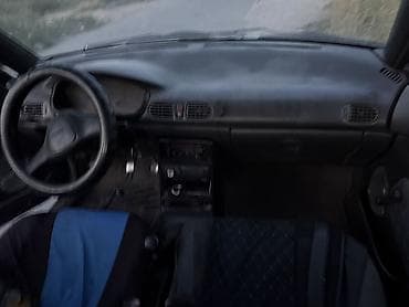 1992: Mazda 121: 1992 г., Механика, Бензин, Седан — 7