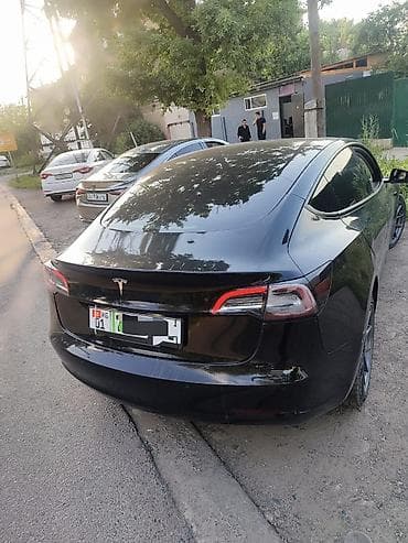 byd e3: Tesla Model 3: 2022 г., 3 л, Автомат, Электромобиль, Седан — 2
