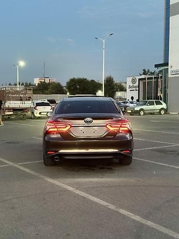 byd e2 2019: Toyota Camry: 2022 г., 2.5 л, Вариатор, Гибрид, Седан — 4