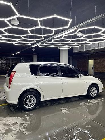 bmb e39: Toyota Opa: 2004 г., 1.8 л, Автомат, Бензин, Хэтчбэк — 4