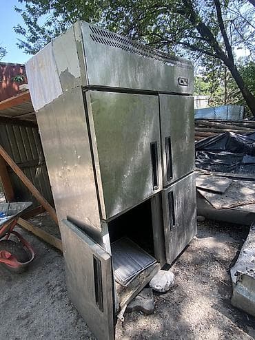 Продаеться двухкмерный холодильник вверх работает низ нужно поменять