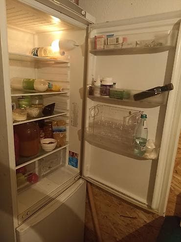полки холодильника: Холодильник Indesit, двухкамерный, белый. - Классическая компоновка — 5