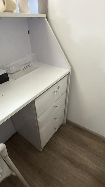 Стойка ресепшен - Цвет: фасад глянцевый чёрный, корпус и столешница — 2