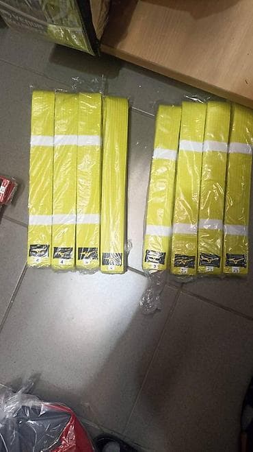Настольные игры: Спортивный инвентарь для футбола и единоборств (набор). Состав: - — 10