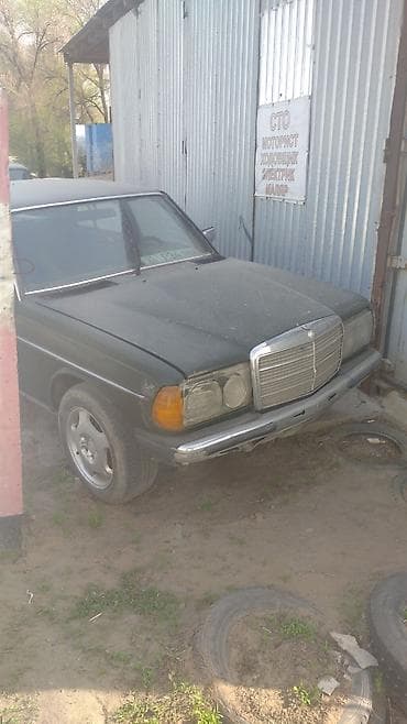 mersedes a: Mercedes-Benz W123: 1984 г., 2 л, Ручные, Бензин, Седан — 1