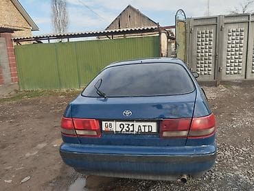 Toyota Carina E: 1992 г., 1.8 л, Механика, Бензин, Лифтбек