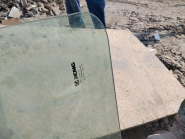 Стекла и комплектующие: Лобовой передний задний боковой различных размеров и форм — 10