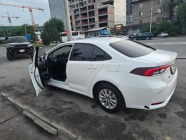 platz vitz: Toyota Corolla: 2019 г., Гибрид, Седан — 6