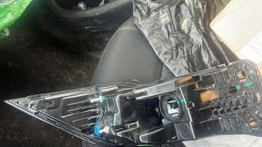 ценник на монеты: Комплект стоп-сигналов Geely 2024 г., Б/у, Оригинал — 2