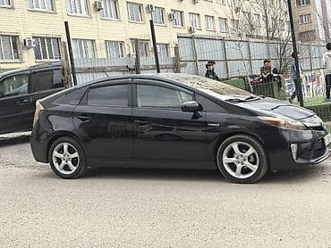 Toyota Prius: 2012 г., Гибрид, Лифтбек at lalafo.kg Toyota Prius: 2012 г., Гибрид, Лифтбек