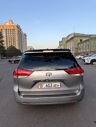 highlander 2012: Toyota Sienna: 2013 г., 3.5 л, Автомат, Бензин, Минивэн — 6