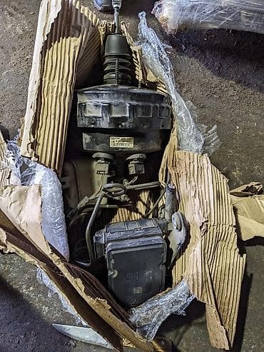 Тойота секвойя 2010 год 570 вакуум цилиндр блок АБС