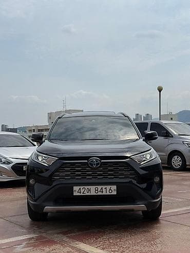 Toyota RAV4: 2019 г., Гибрид, Кроссовер