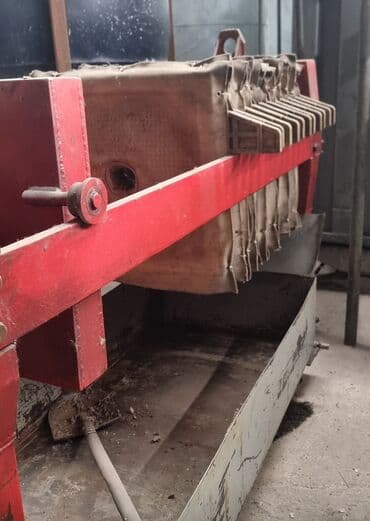 купить оборудование для производства туалетной бумаги: Продаётся термо туннель, упаковочный аппарат. Ширина рабочая 40см — 4